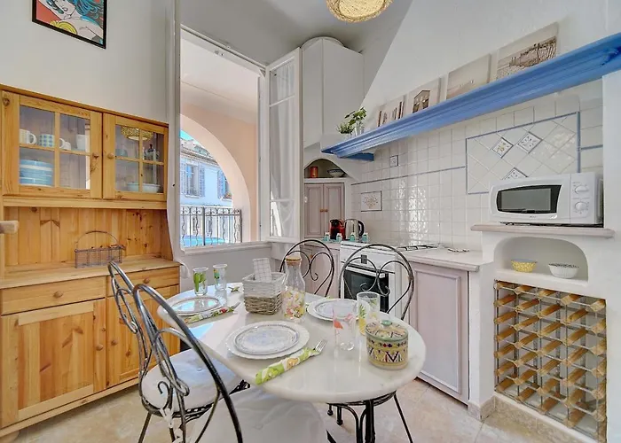 Immogroom - Cosy - Quiet Place - Provencal Style Apartament *